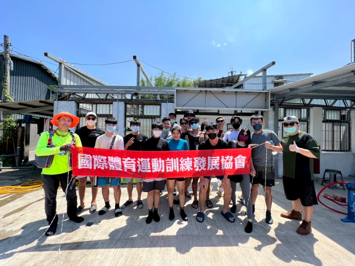 立式划槳結訓大合照